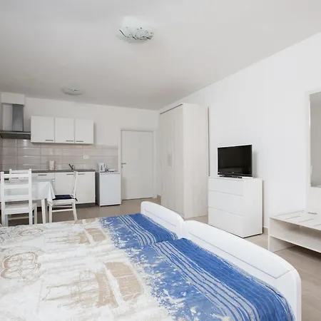 Vero-5 By Interhome Abbazia